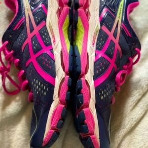 ASICS WOMENS RUNNING SHOES SIZE 8